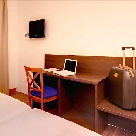 Hotel Madrid Torrejon Plaza-3
