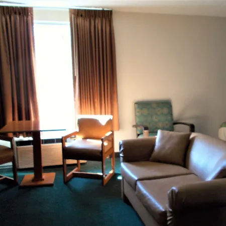 Econo Lodge Conway Central-2