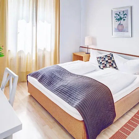 Hotel Cornelia-3