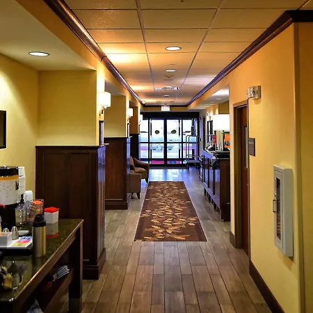 Hampton Inn Geneseo-2