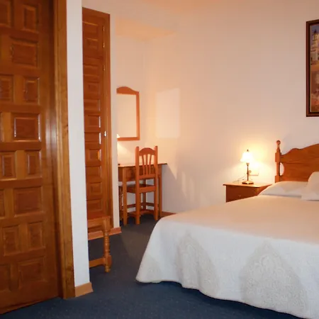Hotel Mairena-2