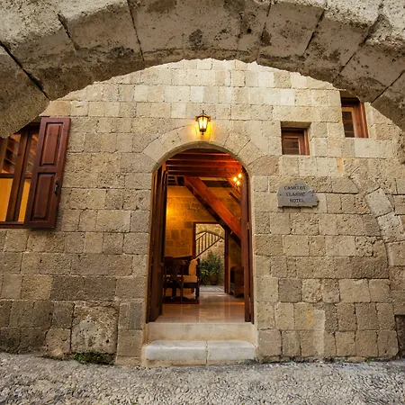 Camelot Traditional & Classic Hotel-3