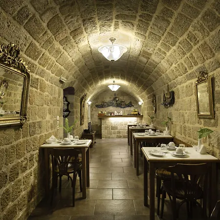 Camelot Traditional & Classic Hotel-2
