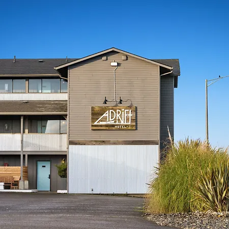 Adrift Hotel-3