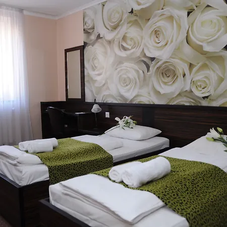 Green Hotel Budapest-3