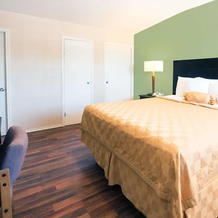 Executive Inn & Kitchenette Suites-Eagle Pass-3