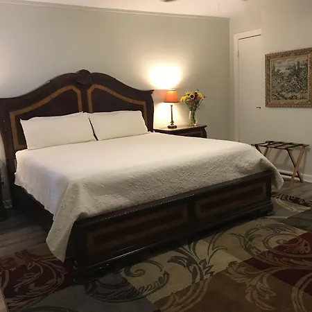 Square Inn-2