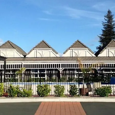 Lake Rotorua Hotel-2