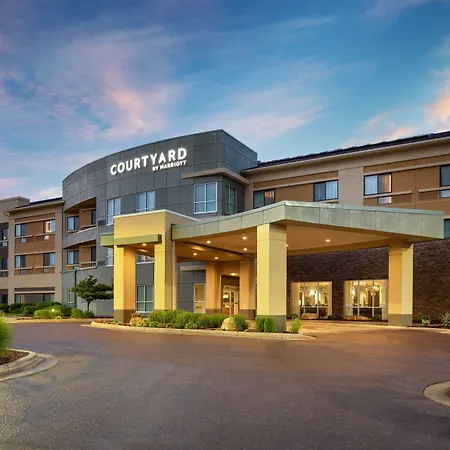 Courtyard Mankato Hotel & Event Center-2