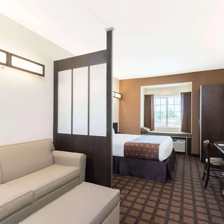 Microtel Inn And Suites Eagle Pass-2