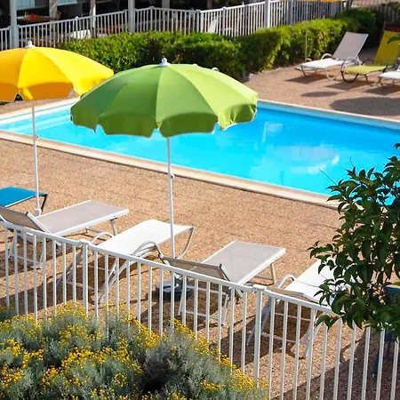 ibis Styles Marseille Aéroport-3