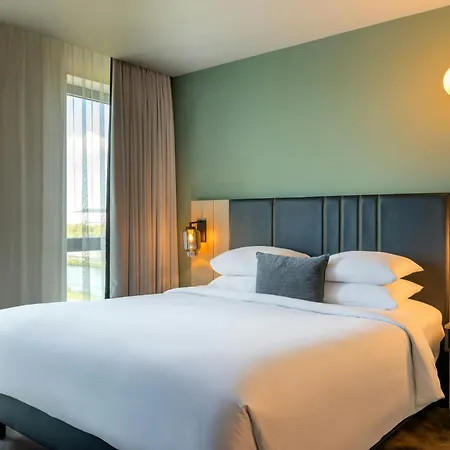 Renaissance Amsterdam Schiphol Airport Hotel-2