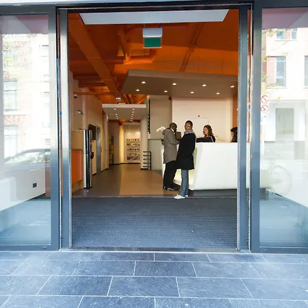 Easyhotel The Hague City Centre-3