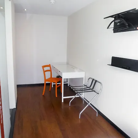 Easyhotel The Hague City Centre-3