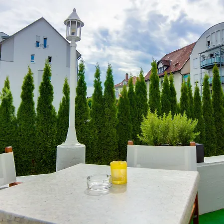 Central Hotel Friedrichshafen-3