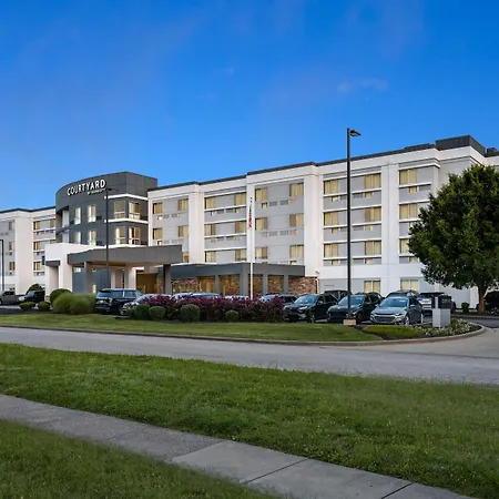 Courtyard By Marriott Evansville East-2