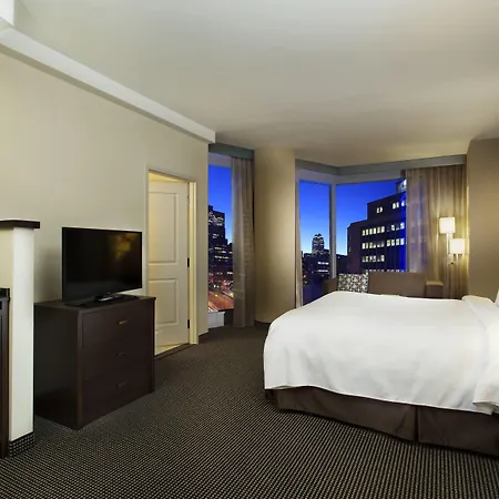 Courtyard Par Marriott Montreal Centre-Ville-3