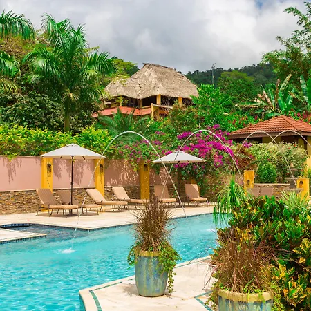 Sleeping Giant Rainforest Lodge-2