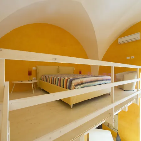 Relais Carlo V - Palazzo Storico-3