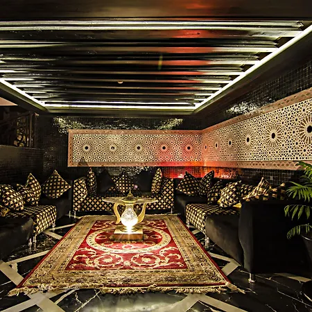 Palais Ommeyad Jacuzzi Suites & Spa-2