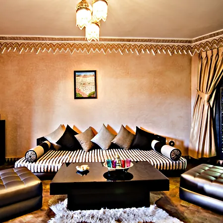 Palais Ommeyad Jacuzzi Suites & Spa-3