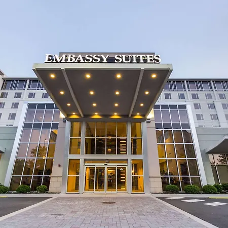 Embassy Suites By Hilton Newark Airport-3