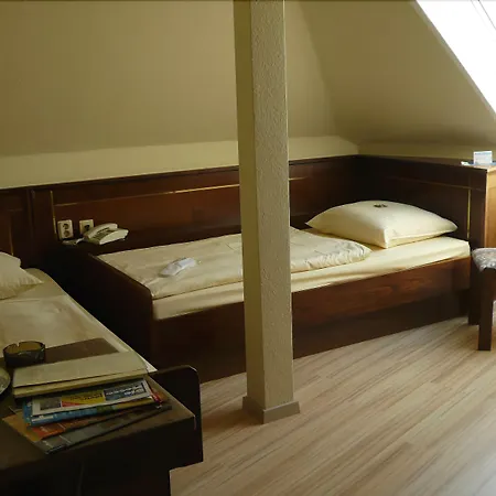 Hotel am Wilhelmsplatz-2