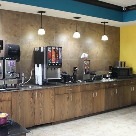 Parkwood Inn & Suites-3