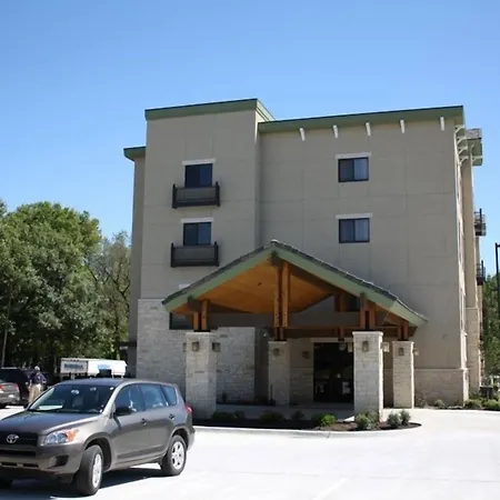Parkwood Inn & Suites-2