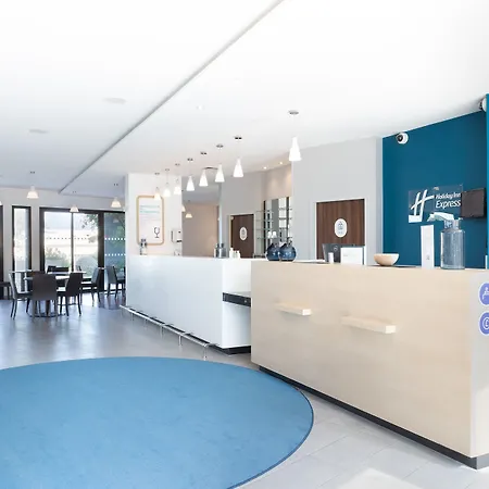 Holiday Inn Express - Marseille Airport By Ihg-2