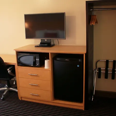 Travelodge By Wyndham Vallejo-2