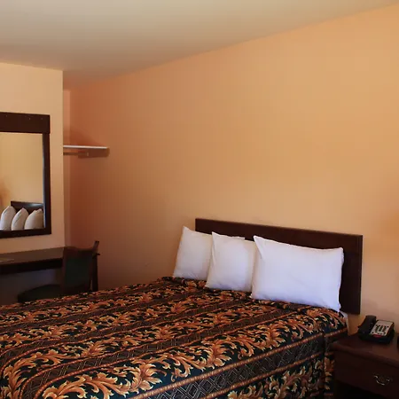 Gold Trail Motor Lodge-2