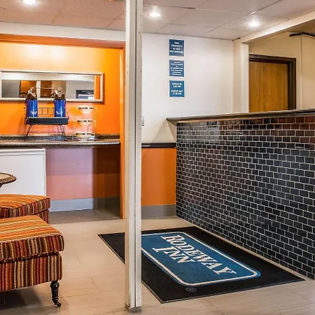 Rodeway Inn Muskegon Airport-3