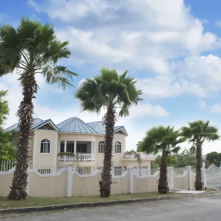 Celebrity Villa Jamaica-3