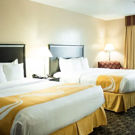 Quality Inn Vernal Near Dinosaur National Monument-3