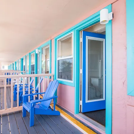 The Driftwood Lodge-3