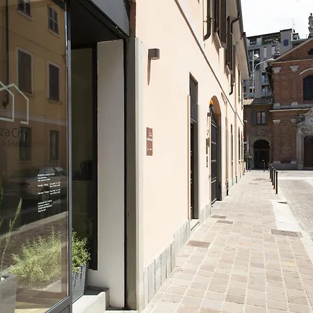 Monza City Rooms & Studios-3