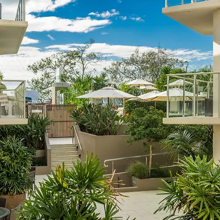 Bayview Beachfront Apartments, In Town Right On The Beach-3