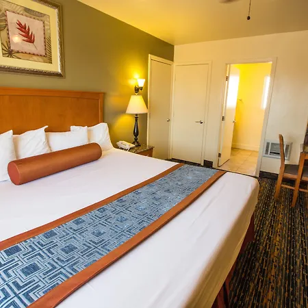 Beachwalker Inn & Suites-3
