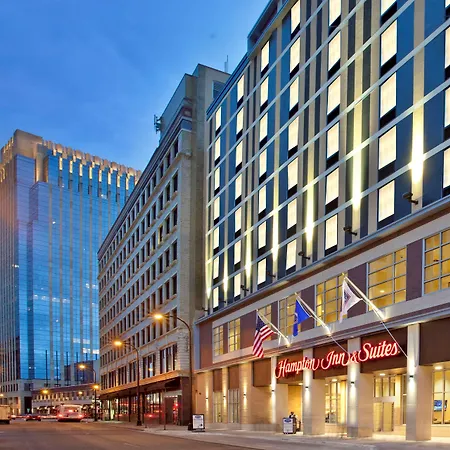 Hampton Inn & Suites - Minneapolis/Downtown-2