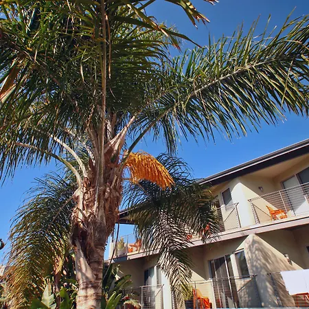 The Malibu Motel-2