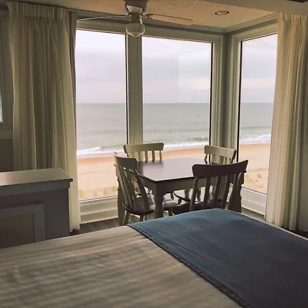 Surf Club Oceanfront Hotel-3