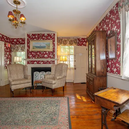Clark Currier Inn-2