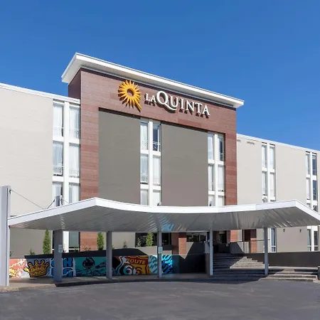 La Quinta Inn & Suites By Wyndham Tulsa Downtown - Route 66-3