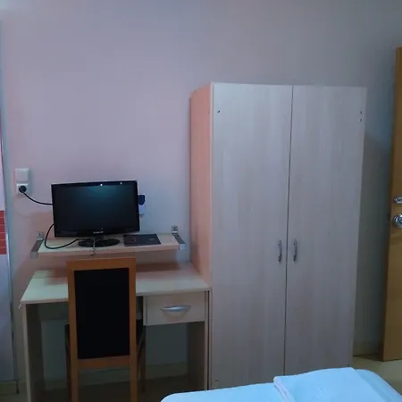 Hostal Falfes-3