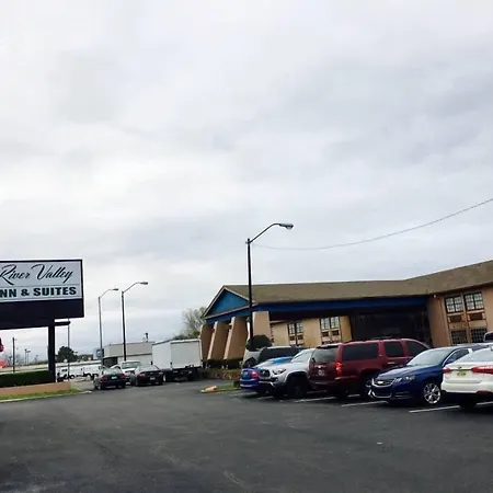 River Valley Inn And Suites-2