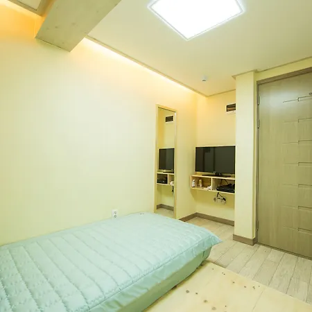 Guesthouse The Hill-2