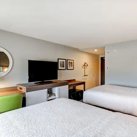 Hampton Inn & Suites Huntsville-2