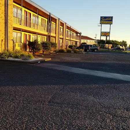 Scottish Inn & Suites - Eau Claire-2