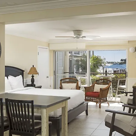 Cove Inn On Naples Bay-3